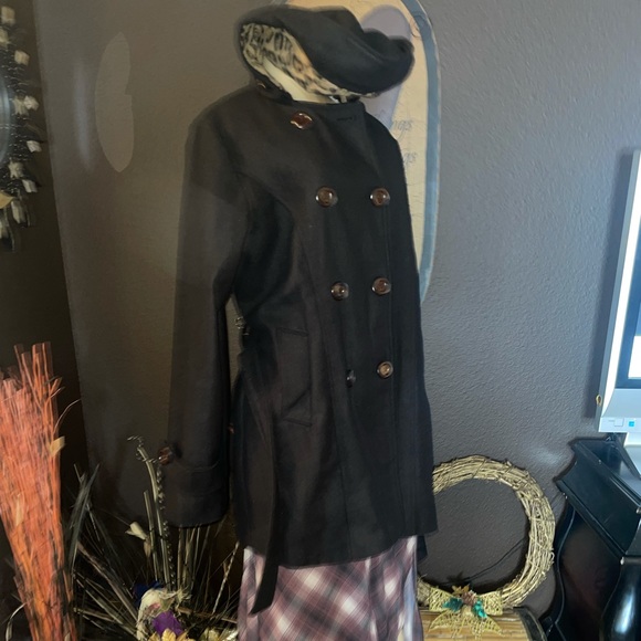 GUC L Ruby Rose Wool Coat - Picture 2 of 11